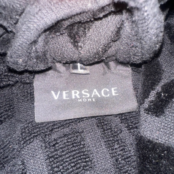 Versace robe - Picture 5 of 6